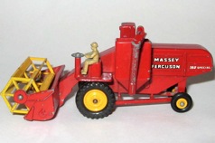 M 5A 7 Massey Ferguson Combine Harvester.jpg